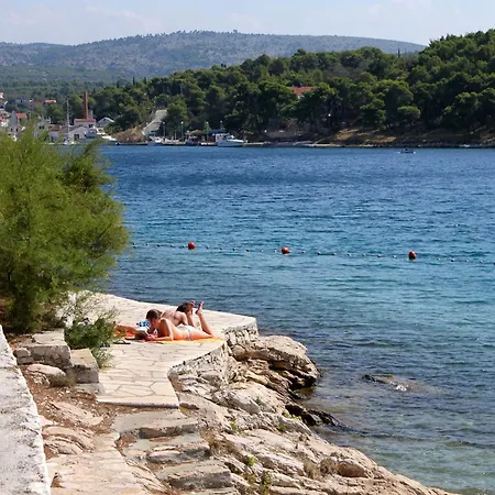 Appartement With A Parking Space Milna, Brac - 16003 *